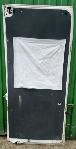 Дверь задняя левая