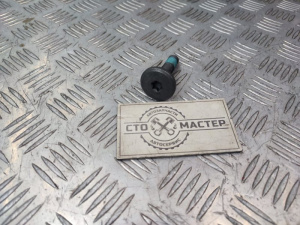Болт вторичного вала КПП