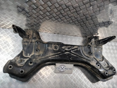 Подрамник передний